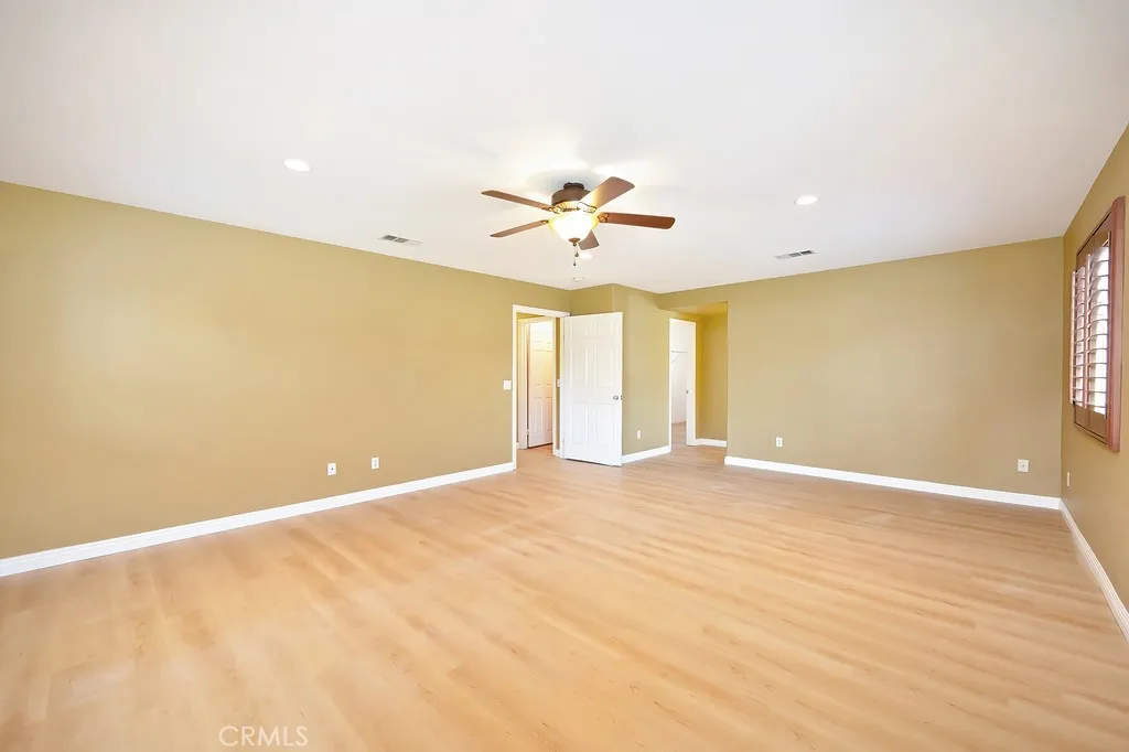 24932 Greenbrier Court, Corona, California 92883 home-pic-36